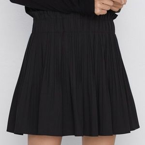 Zara Black Pleated Mini Skirt